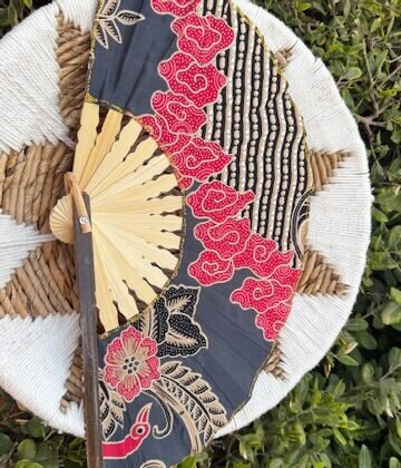 Abanico Gris con detalles